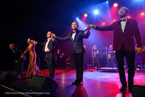 PSR_4411 Koncert "Z arią i piosenką przez świat"