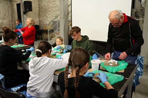 4-copy „Gdy maszkarony ożywają. Tarnowska Maszkarada u źródeł”