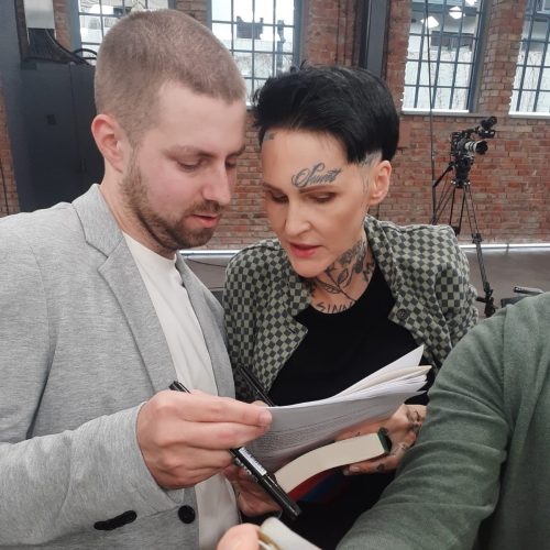 2025-11-14-Autentyczni-nagranie-odcina-9-i-10-Chylinska-Malenczuk-14 Nie chodzi o komfort rozmowy. Chodzi o zdolność pozostania w relacji