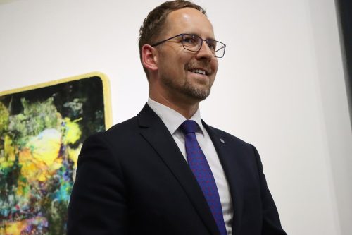 8a-copy „Wystarczy kwadrans”. Obrazy Andrzeja Walczaka w Galerii na Dworcu