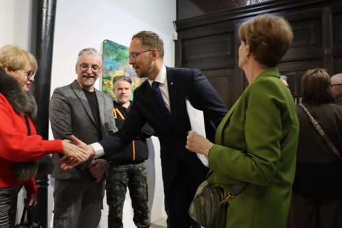 img-5976-edytowano-copy „Wystarczy kwadrans”. Obrazy Andrzeja Walczaka w Galerii na Dworcu