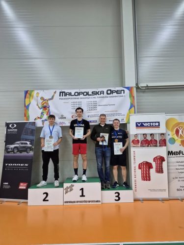 581959351_33725387070394077_2277615312275692727_n Małopolska Open – Turniej Badmintona 15.11.25