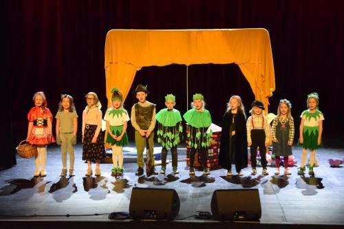 17 XXII Między przedszkolny Przegląd Teatralny Snują się, snuj bajeczko