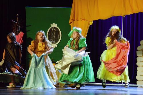 2-Copy XXII Między przedszkolny Przegląd Teatralny Snują się, snuj bajeczko