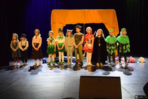 24 XXII Między przedszkolny Przegląd Teatralny Snują się, snuj bajeczko