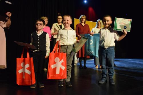 26 XXII Między przedszkolny Przegląd Teatralny Snują się, snuj bajeczko