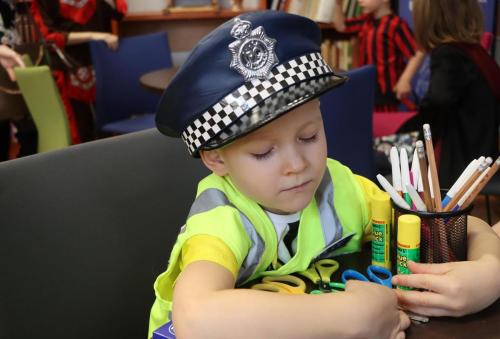 2 Bajkostwory na balu! Karnawałowa zabawa w Bibliotece Pedagogicznej