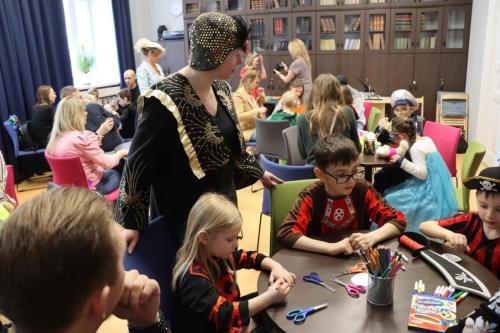 img-1631-copy Bajkostwory na balu! Karnawałowa zabawa w Bibliotece Pedagogicznej