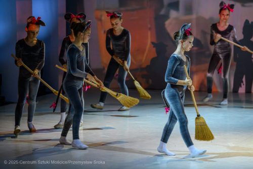 28 Zakończenie 33. sezonu artystycznego Ogniska Baletowego