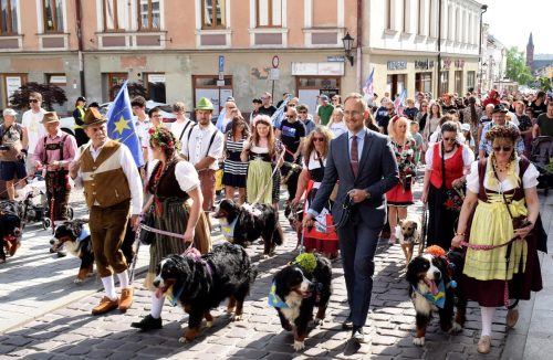 3 „Z Sercem dla Berneńczyków” – Parada Psiej Miłości w Tarnowie