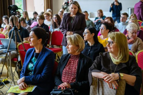 557081661_1231156025710633_3592284781853575655_n „Niepełnosprawność dziecka – wyzwanie dla całej rodziny i społeczeństwa”