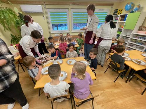 14 Małe ręce, wielkie dzieła – rzemiosło od najmłodszych lat!