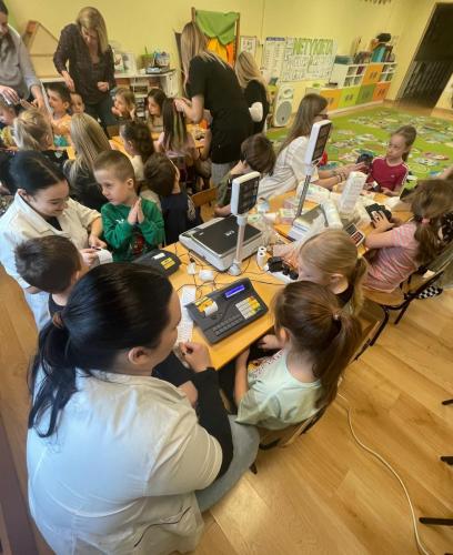 43 Małe ręce, wielkie dzieła – rzemiosło od najmłodszych lat!