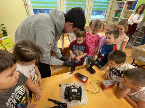 5 Małe ręce, wielkie dzieła – rzemiosło od najmłodszych lat!