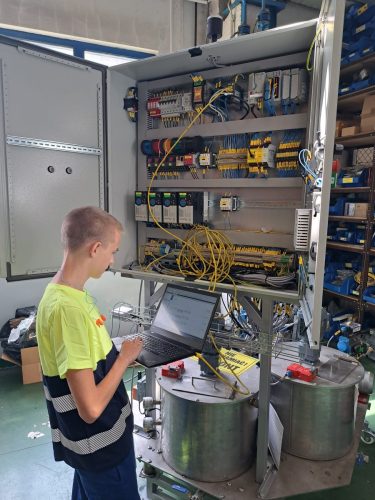 2 Staże szkołą życia, zawodu i odwagi