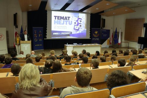 10-copy „Bezpieczne Dziecko – Stop Przemocy”. Ważna konferencja dla tarnowskiej młodzieży