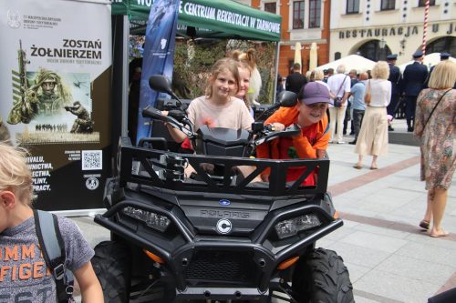 8-copy Centrum Usług Społecznych - „PoMocny „Tarnów na Święcie Małopolskiej Policji – lekcja bezpieczeństwa w praktyce