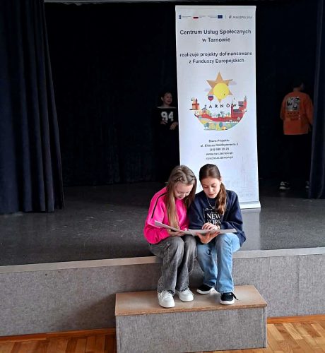 1 „PoMocny Tarnów: gdy scena buduje pewność siebie”