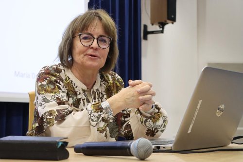 1-copy Wykład Marii Danuty Cetery "Krakowiacy wschodni - tradycje, zwyczaje, obrzędy, narodziny"