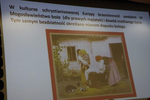 img-9717-copy Wykład Marii Danuty Cetery "Krakowiacy wschodni - tradycje, zwyczaje, obrzędy, narodziny"