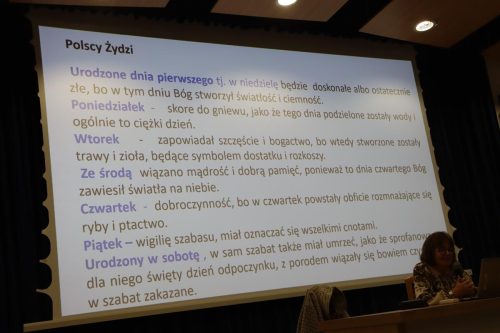 img-9722-copy Wykład Marii Danuty Cetery "Krakowiacy wschodni - tradycje, zwyczaje, obrzędy, narodziny"