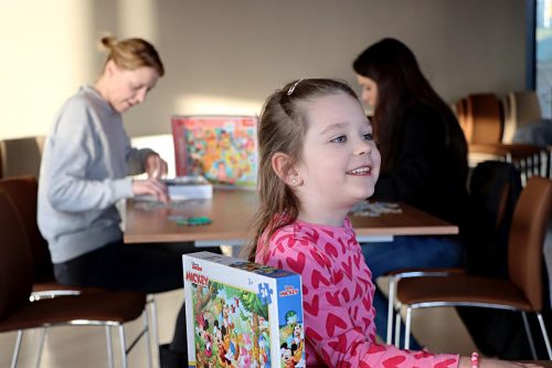 5-copy Rodzinne spotkanie z puzzlami i audiobajkami