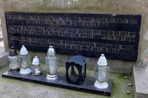 2 Spotkanie memorialno - modlitewne na cmentarzu żydowskim