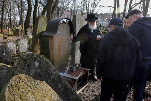 5 Spotkanie memorialno - modlitewne na cmentarzu żydowskim