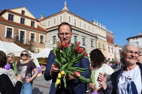 1-copy DZIEŃ KOBIET – TULIPANY I SŁOŃCE