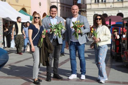 2-copy DZIEŃ KOBIET – TULIPANY I SŁOŃCE