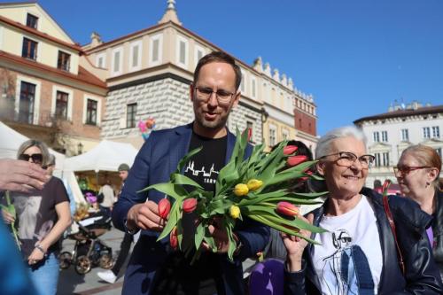 img-8489-copy DZIEŃ KOBIET – TULIPANY I SŁOŃCE