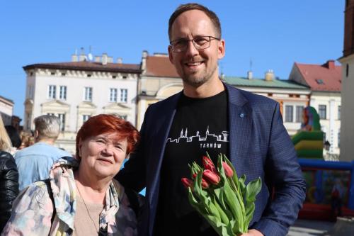 img-8542-copy DZIEŃ KOBIET – TULIPANY I SŁOŃCE