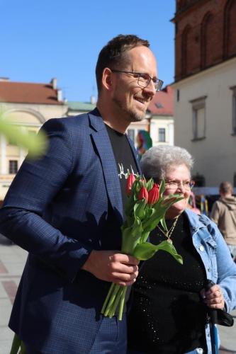 img-8545-copy DZIEŃ KOBIET – TULIPANY I SŁOŃCE