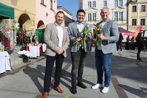 img-8564-copy DZIEŃ KOBIET – TULIPANY I SŁOŃCE