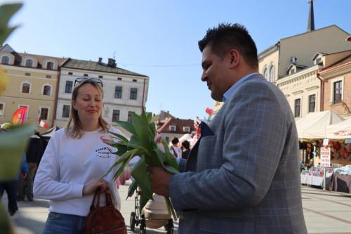 img-8571-copy DZIEŃ KOBIET – TULIPANY I SŁOŃCE