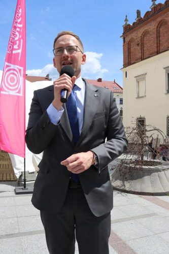 17-copy Tarnów przypomniał, że każde dziecko zasługuje na dom. Marsz w Dniu Rodzicielstwa Zastępczego z ważnym społecznym przesłaniem...