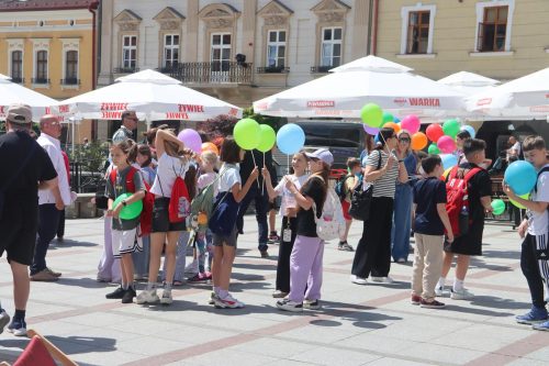 img-1552-copy Tarnów przypomniał, że każde dziecko zasługuje na dom. Marsz w Dniu Rodzicielstwa Zastępczego z ważnym społecznym przesłaniem...