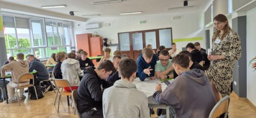 20250527112241 E-sport, który uczy więcej niż gry