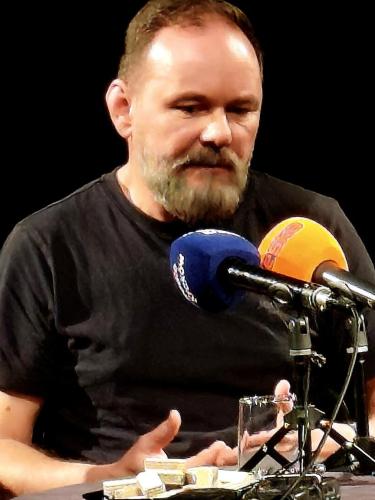 12 Premiera spektaklu „Zdążyć przed Panem Bogiem” w Tarnowie – historia, która wciąż trwa