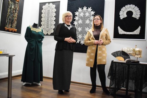 1-edytowano-copy EWA SZPILA - Wystawa koronki klockowej