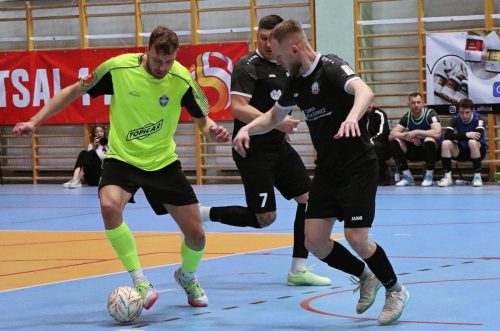 4b Pierwsza Liga Futsalu Mężczyzn – wielkie emocje w Tarnowie!