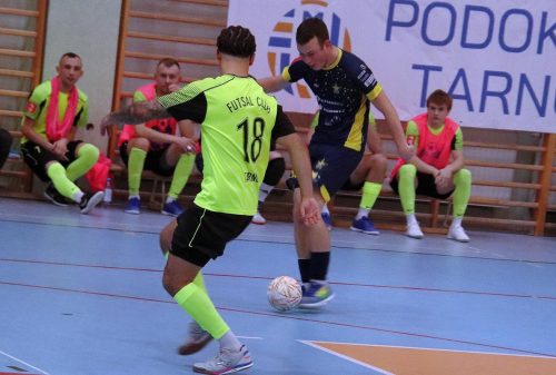 4a-copy Pierwsza liga futsalu mężczyzn : Futsal Club Tarnów – SRS Gwiazda