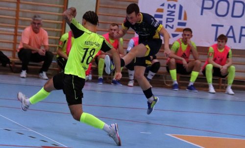 4b-copy Pierwsza liga futsalu mężczyzn : Futsal Club Tarnów – SRS Gwiazda