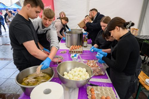 TP9_1205 II Tarnowska Gastromajówka – smaki, ludzie i ciepło mimo kapryśnej pogody