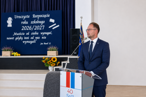 2 1 września – między pamięcią a przyszłością. Nowy rok szkolny rozpoczął się w IV LO w Tarnowie