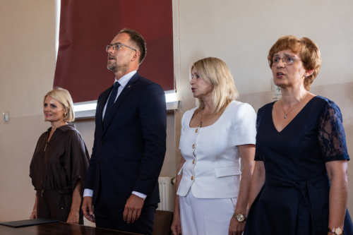 7 1 września – między pamięcią a przyszłością. Nowy rok szkolny rozpoczął się w IV LO w Tarnowie
