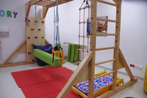 441953285_841501568008874_3300644435576089003_n "INTERCARD" ZESPÓŁ PORADNI SPECJALISTYCZNYCH POSZERZA SWOJĄ OFERTĘ MEDYCZNĄ