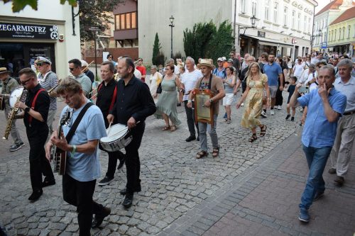 dsc-2245-copy Starówka ponownie rozbrzmiała jazzem. Amfiteatr Letni wypełniły rytmy Nowego Orleanu - cz.2