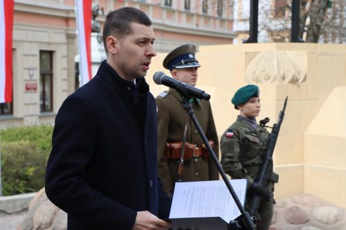 13-copy „Pamięć, która zobowiązuje. Tarnowskie obchody Dnia Pamięci Ofiar Zbrodni Katyńskiej”