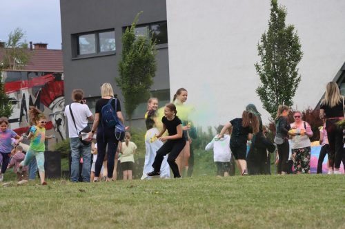 img-7534-copy Letni Festiwal Zabawy i Holi – Święto Kolorów na Tarnowskich Błoniach